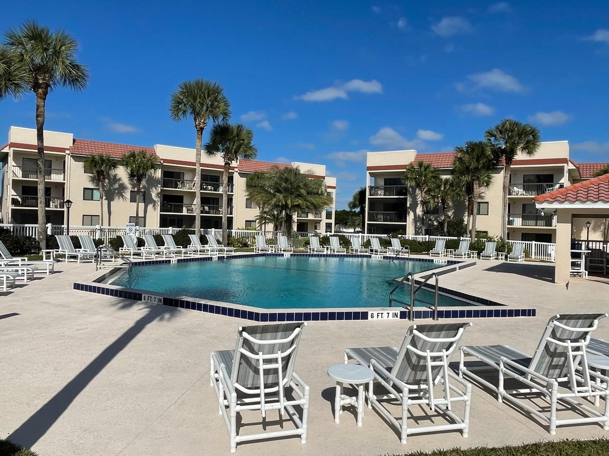 Ocean Village Club B-17 Сент-Огастин Экстерьер фото